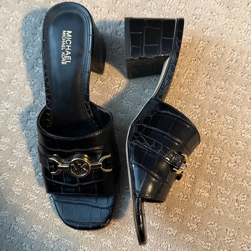 Michael Kors Black Croc-Embossed Mules gold 7 - Picture 2 of 4